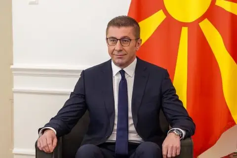 Премиерот Мицкоски на отворањето на новата спортска сала во ООУ „Круме Кепески“ во Кисела Вода