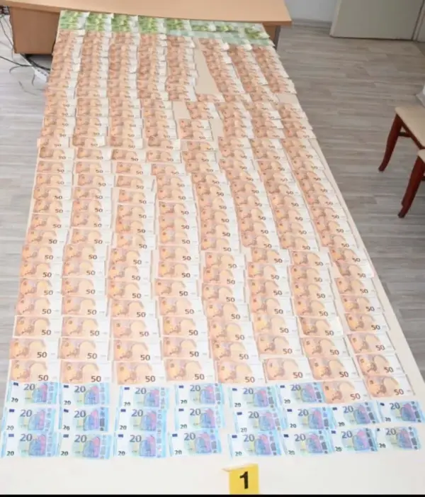 Приведено лице од Бучим, при преглед на возило пронајдени 14.440 евра