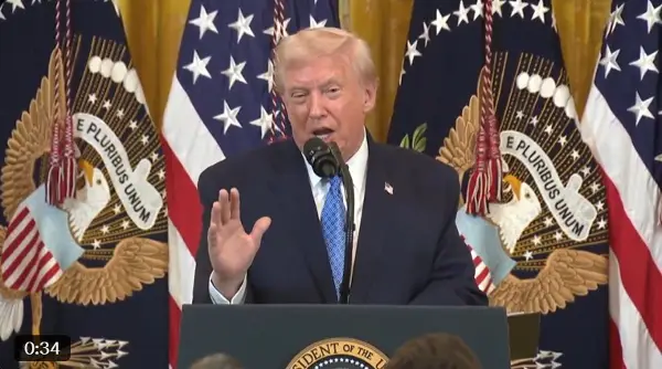 Трамп вели дека ќе ја прогласи Ормуската Теснина за „американска територија