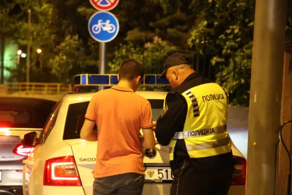 Уапсени 10 пијани возачи, шестмина без возачка – двајца предизвикале сообраќајка