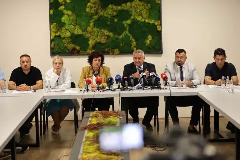 Клековски предупредува: Внимание од убоди од комарци, вонредна контрола на живината