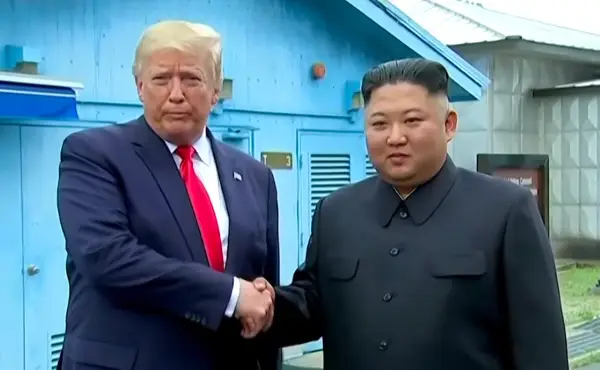 Трамп: Разговарав со Ким Џонг Ун – „Тој ме разбира мене, јас го разбирам него“