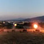 (Фото) Почесна артилериска стрелба во чест на 34 години од формирањето на македонската Армија