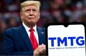 Рејтингот на Трамп падна на 33 проценти