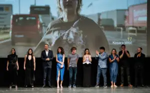 Филмот „17“ на Косара Митиќ доби стоечки овации на премиерата во Сараево