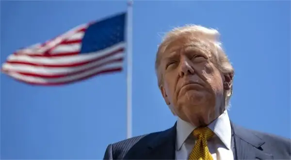 Трамп го одложи воведувањето на царини од 50% за Канада
