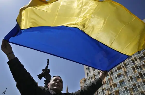 Сменетиот украински министер за одбрана повика на одржување претседателски избори во државата