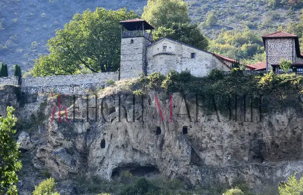 Се вели дека таму ангелите шепотат: Манастирот кој ги чува најретките икони во Македонија