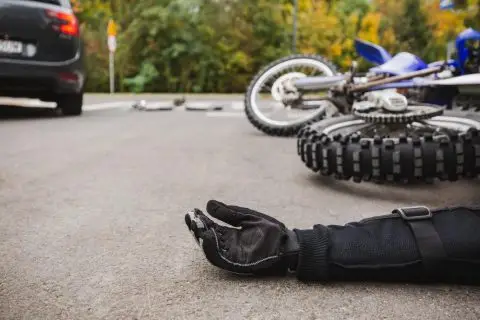 Мотоциклист тешко повреден во сообраќајка во Центар