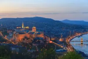 Унгарската национална телевизија емитуваше вести по пауза од 44 денови