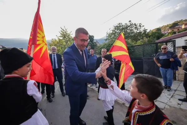 Мицкоски: Мала Преспа е доказ дека границите не можат да ги избришат јазикот, културата и чувството на припадност