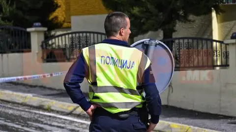 Нападнал полицаец откако направил сообраќаен прекршок, приведен маж од тетовско
