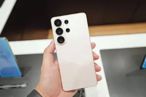 Samsung се откажува од огромна батерија за новиот Ultra: Причината ќе ги налути многумина