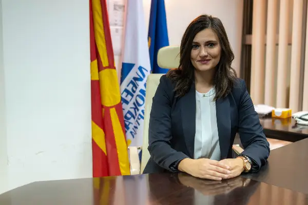 Зајкова: На 8 септември пред 35 години избравме сами да бидеме господари на сопствената судбина