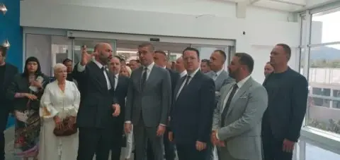 Мицкоски: Модернизиран охридскиот аеродром, подобрени услуги за патниците