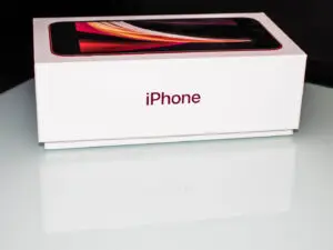(ВИДЕО) Протече снимка: Ова се новите бои за iPhone 18 Pro и Pro Max
