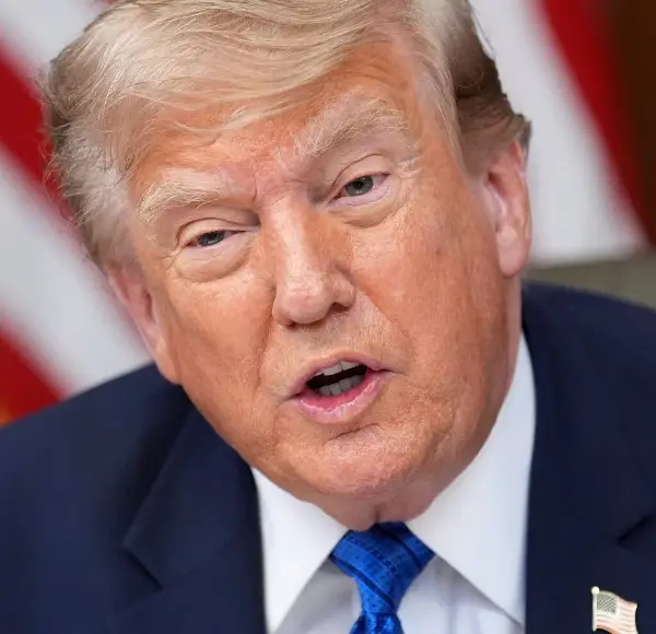 Трамп го доведе во прашање тајмингот на британската забрана за трговија со населбите на Западниот Брег