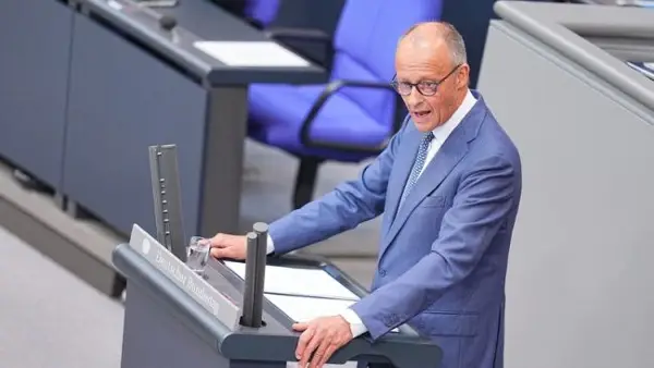 Германскиот канцелар ја обвинува крајнодесничарската партија АфД дека се стремат кон „етничко чистење“