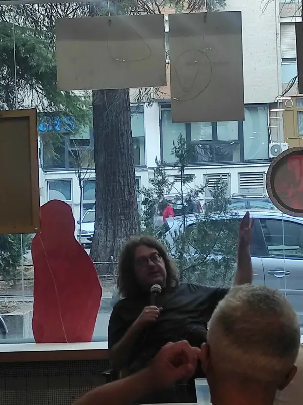 Јовановиќ: Оваа изложба ја доживувам и како еден вид автопортрет – не портрет на мојот лик, туку портрет на моите погледи, сеќавања и творечки сојузништва