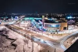 Пет лица загинаа, а 67 се повредени во руски напад врз трговски центар во Украина