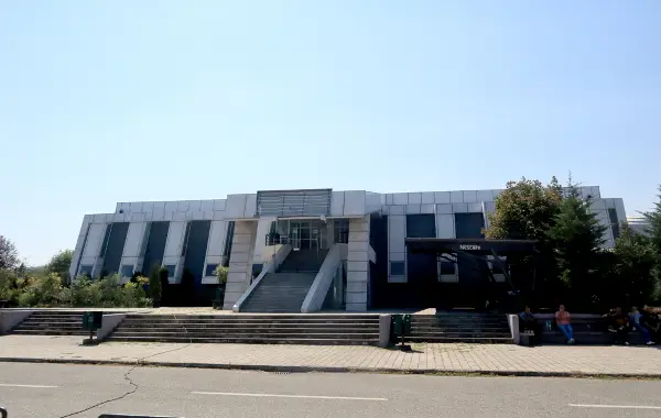 Новиот клинички центар ќе биде кај базенот „Борис Трајковски“, рече премиерот