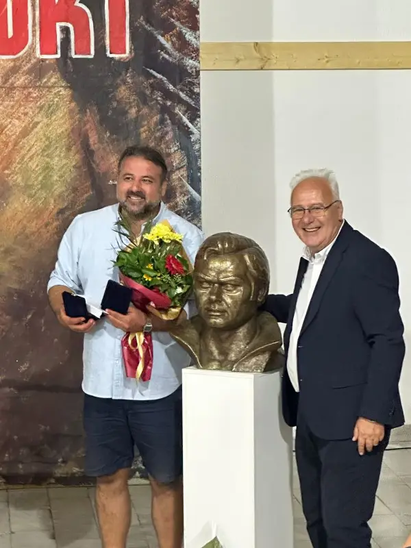 Наградата „Ристо Шишков“ за Александар Степанулески