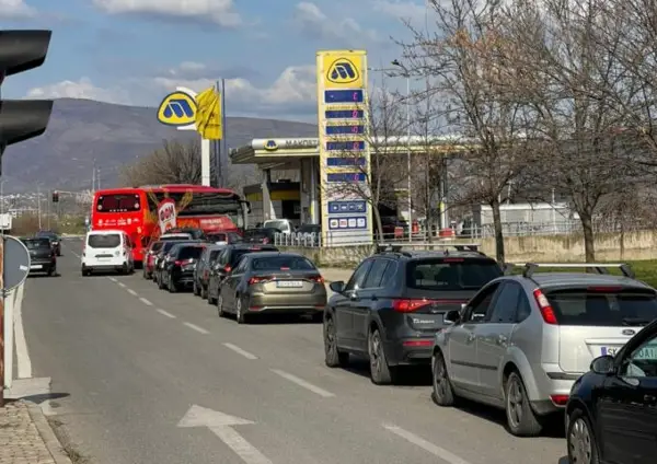 Дизелот поевтинува за 2 денари, бензините поскапуваат, нови цени од полноќ