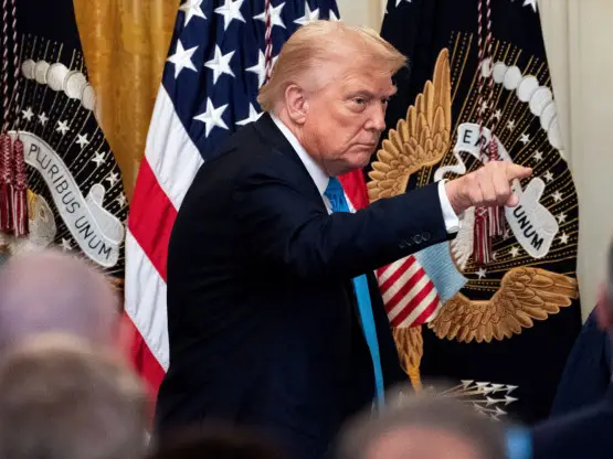 Трамп го нападна шефот на „Антропик“ поради неговиот апел да се “крене рачна“ со вештачката интелигенција