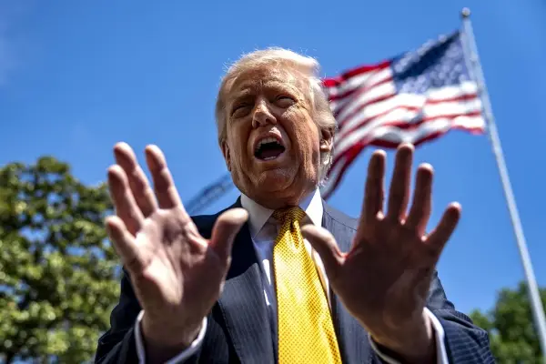 Трамп: Иран очајно сака договор, одлуката е на САД
