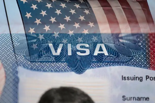 Американски судија ги блокираше ограничувањата на Трамп за времетраењето на визите за странски студенти и новинари