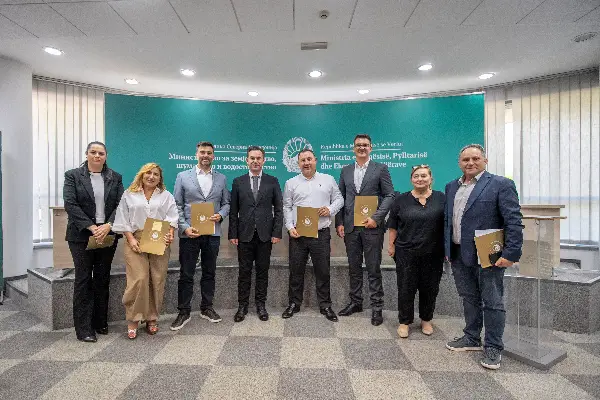 Серафимовски потпиша девет договори за промоција на домашното производство и развој на руралните средини
