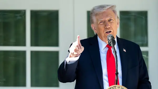 Трамп им „забранува пристап“ до Белата куќа на CNN, MSNBC и Politico