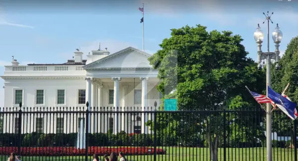 Трамп исфрли два големи американски медиуми од Белата куќа