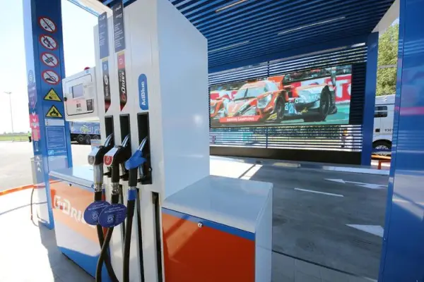Дизелот над 2,70 евра, секоја деветта пумпа во Франција има недостиг