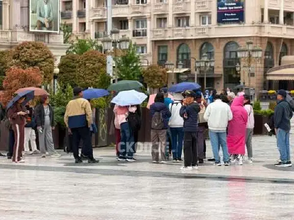 Променливо облачно и топло, попладне локални врнежи и грмежи