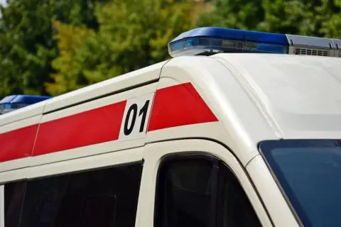 Тројца млади повредени во сообраќајка во Велес