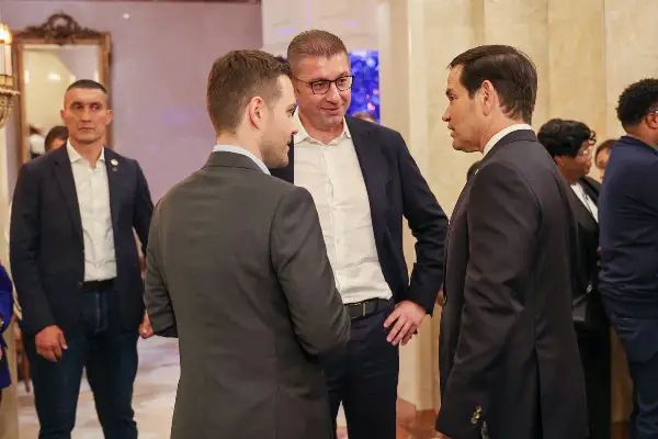 МИЦКОСКИ РАЗГОВАРАЛ СО МАРКО РУБИО ВО ЊУЈОРК Директна комуникација на високо политичко ниво