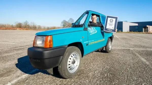 Италијанец го направи најтесниот автомобил на светот, влегува во Гинисовата книга на рекорди