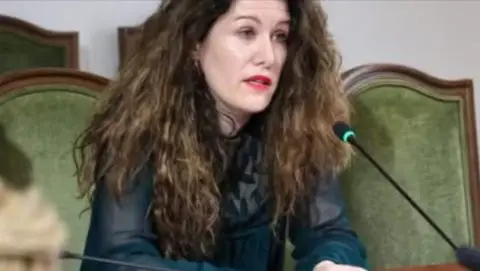 Уапсена шефицата на албанската тајна служба, Влора Хисени, осомничена е за откривање државни тајни