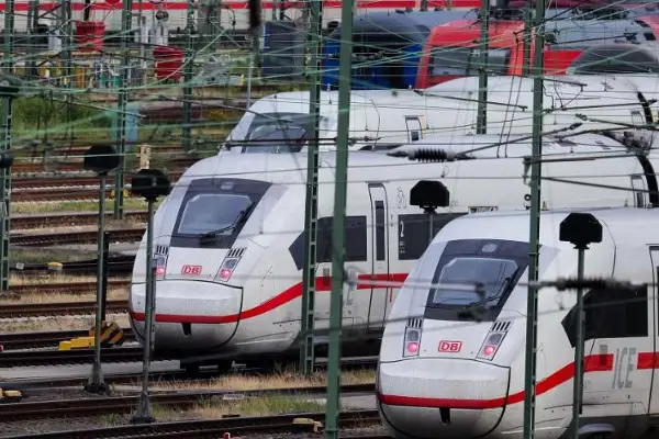 ЕУ повторно им доделува бесплатни патувања на младите