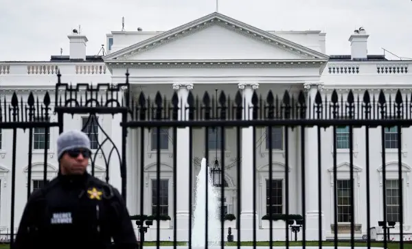 СУДИЈАТА КОНТРА ТРАМП: ѝ наложи на администрацијата да го врати пристапот до Белата куќа за CNN, MSNBC и Politico