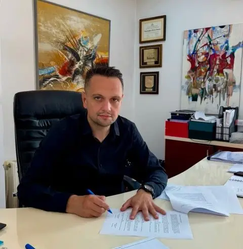 Прекршување на изборен молк: Градоначалникот на Крива Паланка во агитација на кандидатот во Брвеница
