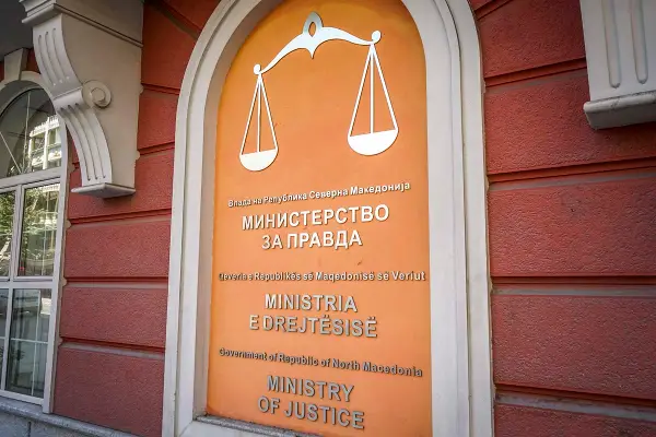 Шасивари: До решение за правосудниот испит преку дијалог и аргументи