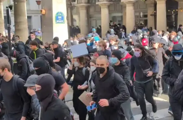 Демонстрантите во Париз, Лион и Стразбур се судрија со полицијата, уапсени се 166 лица