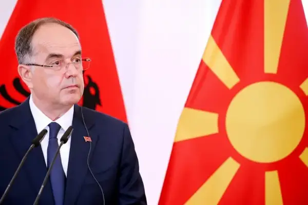 Бегај повика на смиреност и изрази подготвеност за дијалог со демонстрантите во Тирана