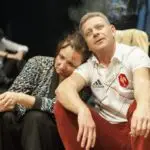 Вртоглаво комична претстава што ја  урива кулата на политичката коректност