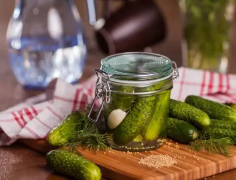 Кисели краставички: Вкусна домашна зимница