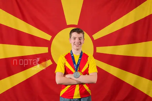 Нов успех за Кичево и Македонија, сребрен медал за Илијоски на престижниот натпревар по програмирање во Романија кој се одржуваше онлајн