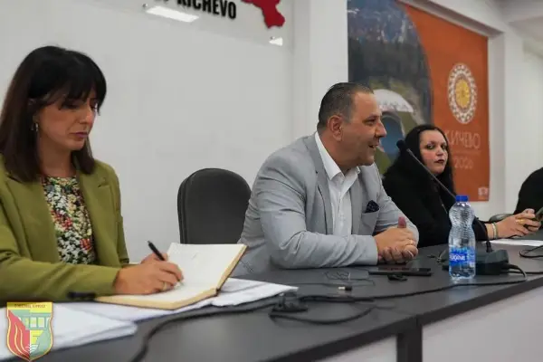 Градоначалникот и општина Кичево денес ги наградија успешните ученици и нивните ментори за постигнатите резултати на државни и меѓународни натпревари