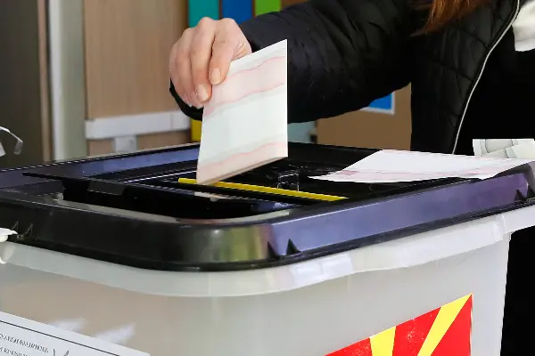 ВМРО-ДПМНЕ има 54 градоначалници, „Вреди“ 9, СДСМ 6, НАИ 5, а ЗНАМ, ДПТ и УР по 1, две општини ќе ги водат независни кандидати